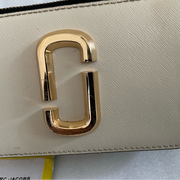 Marc Jacobs White and Gold Crossbody Bag - Picture 2 of 14